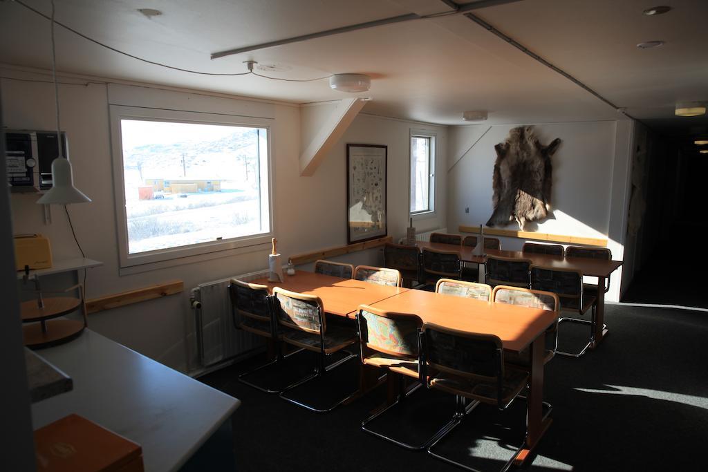 Old Camp Hostel Kangerlussuaq Bagian luar foto